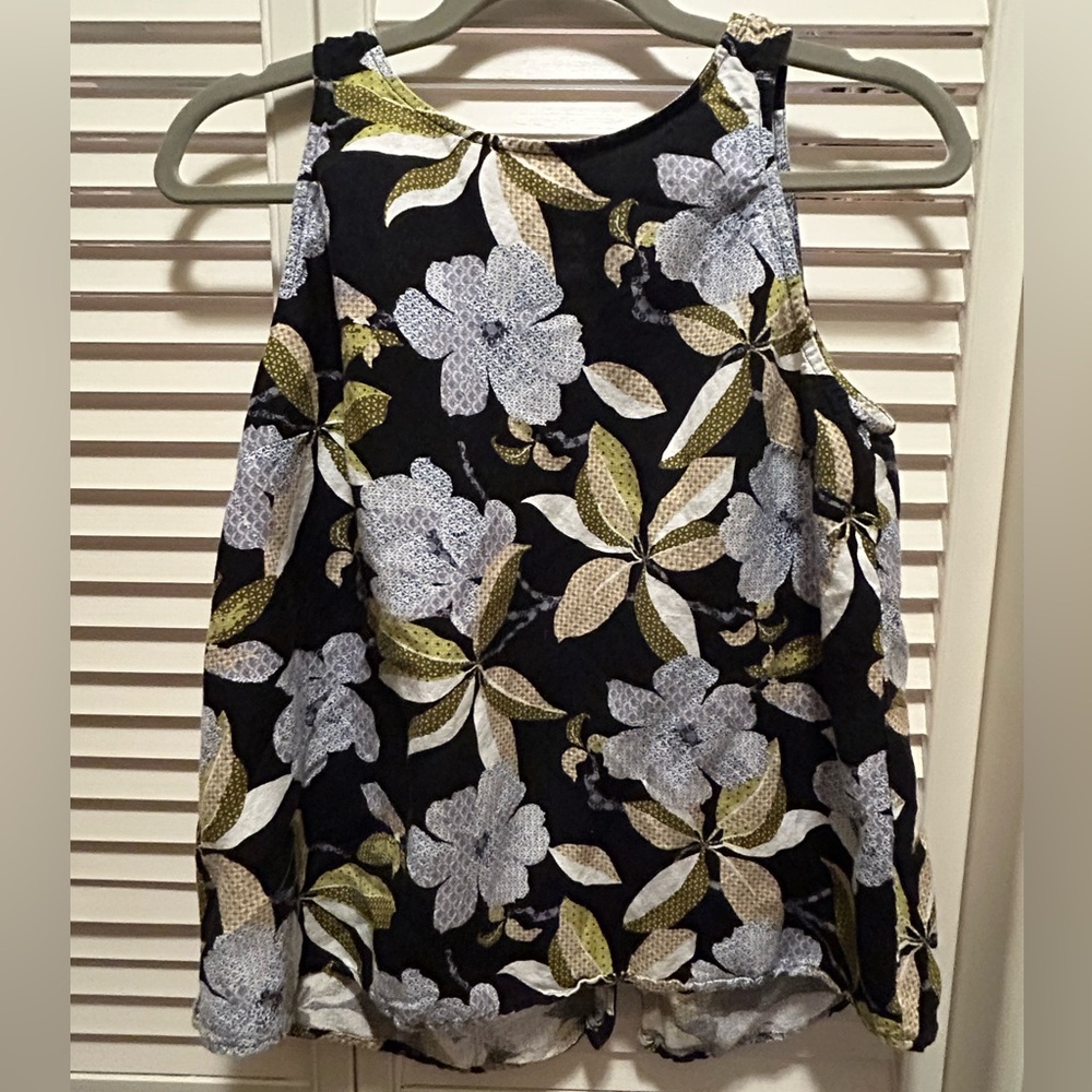 Ann Taylor Black and White Floral Top